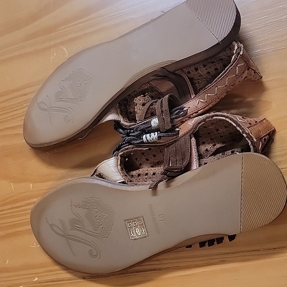 New Free People Boho Leather Fringe Sandals, 10 - Picture 6 of 11